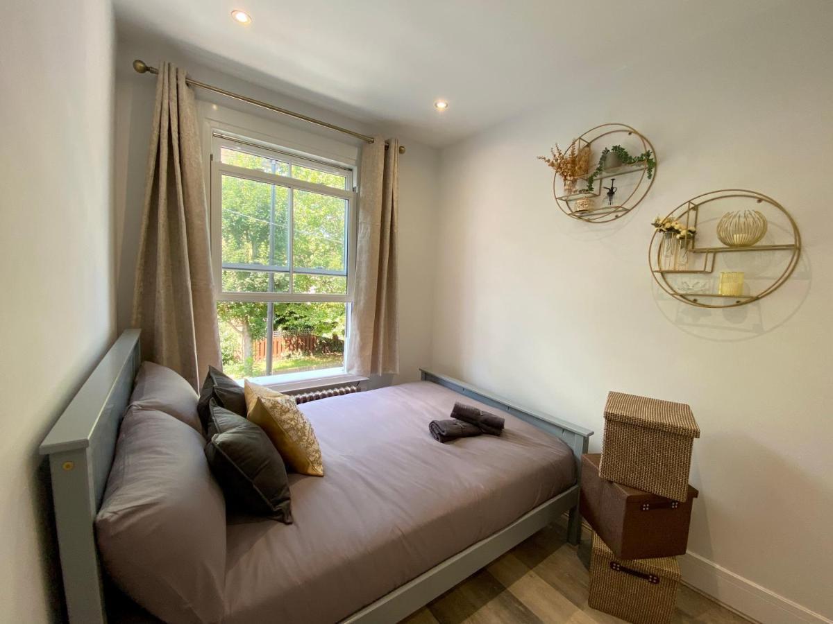 Apartment In Stepney Green London Eksteriør billede
