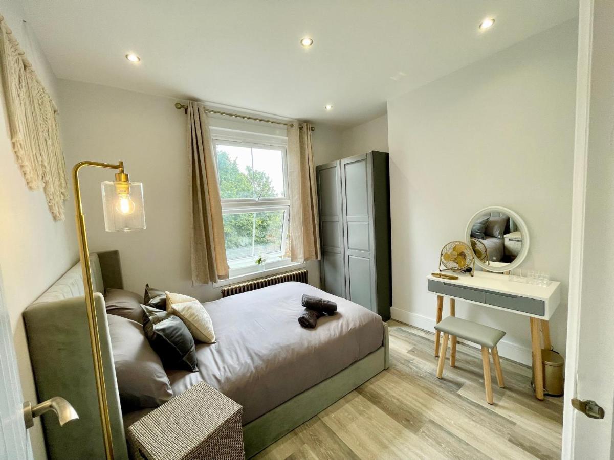 Apartment In Stepney Green London Eksteriør billede